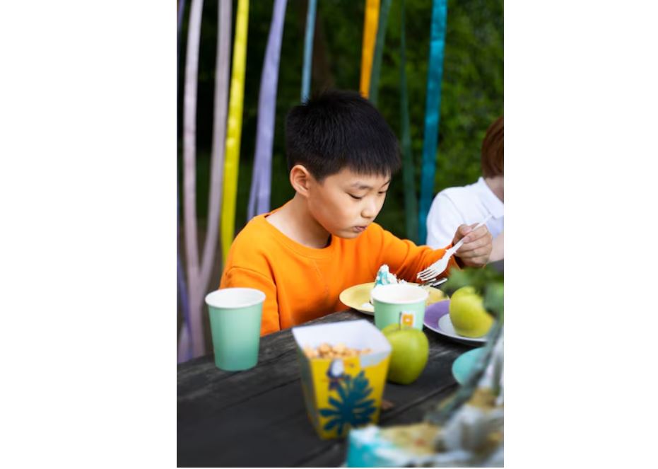 Trẻ tự kỷ an một số thức ăn nhất định và có những thói quen ẩm thực khó khăn.